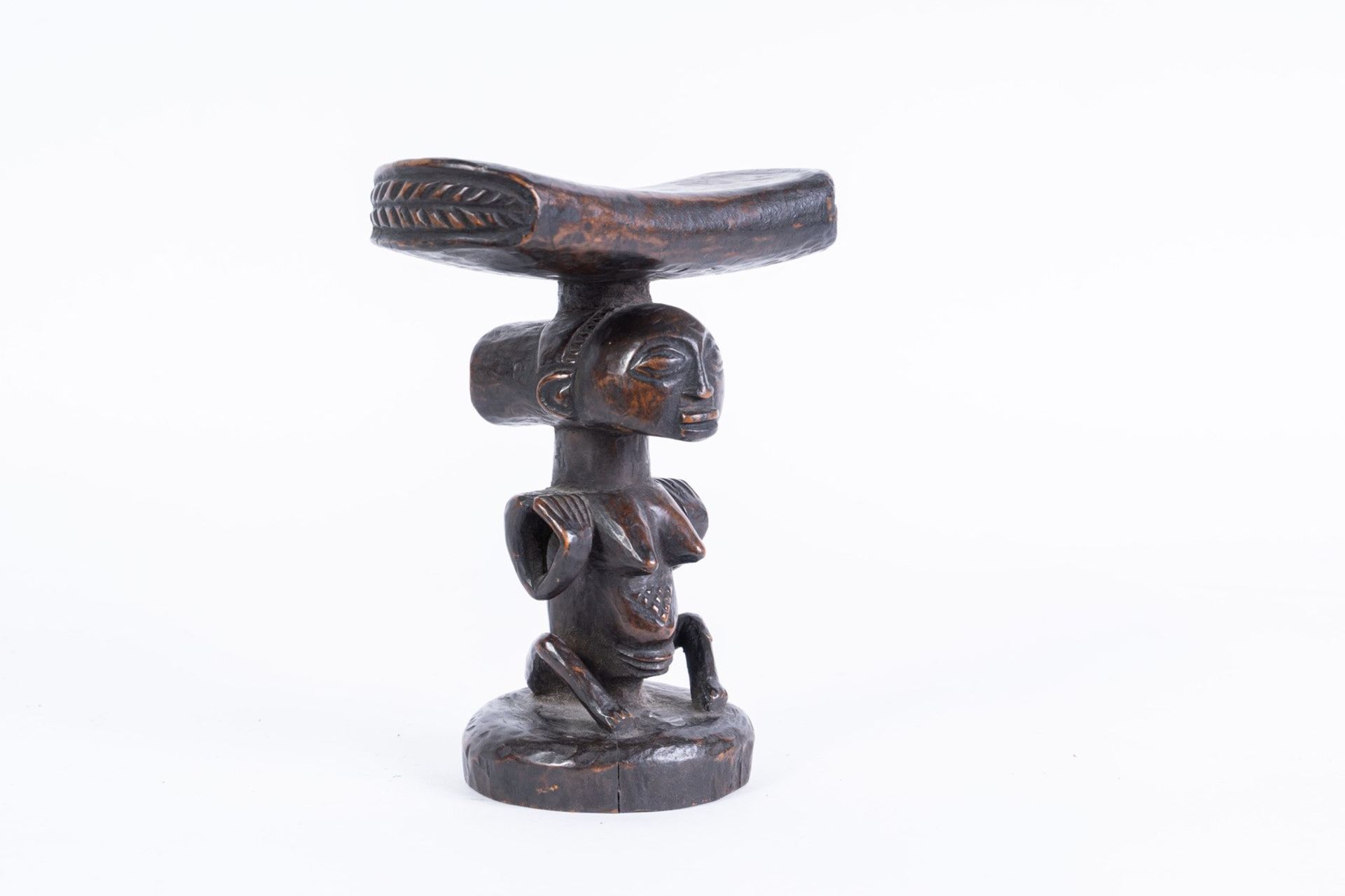 Arte africana Anthropomorphic headrest, LubaD.R. Congo. - Bild 2 aus 4