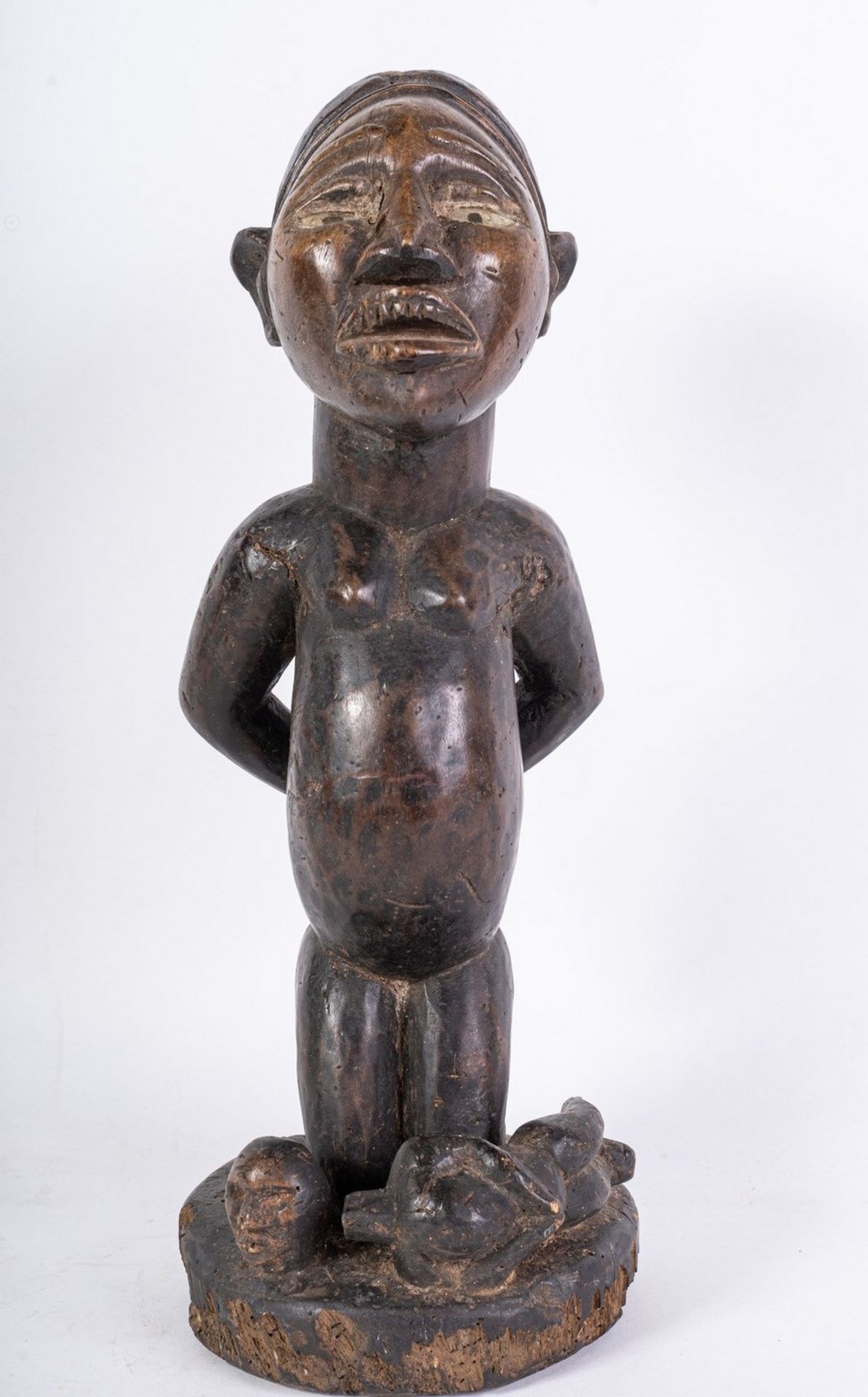 Arte africana Prisoner sculpture, YombeD.R. Congo.