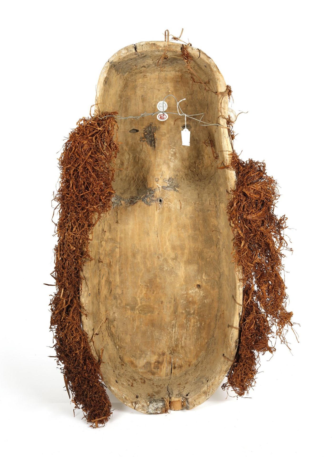 Arte africana A monumental kakungu mask, SukuD.R.Congo. - Bild 2 aus 4