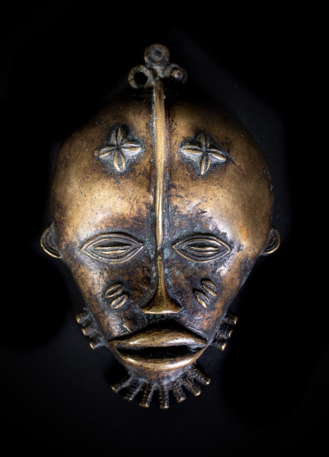 Arte africana Four metal masksSub-Saharan Africa. - Bild 2 aus 9