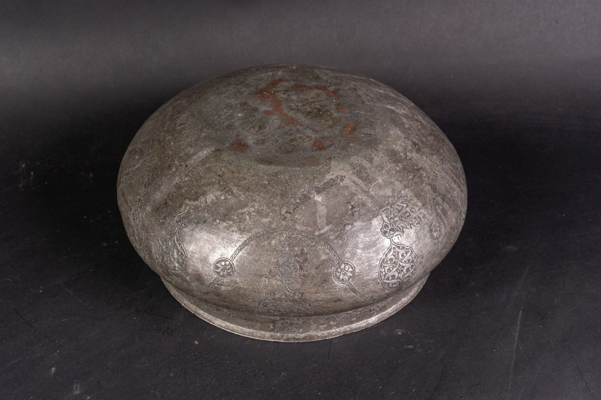 Arte Islamica A large tinned copper Safavid bowl . - Bild 4 aus 4
