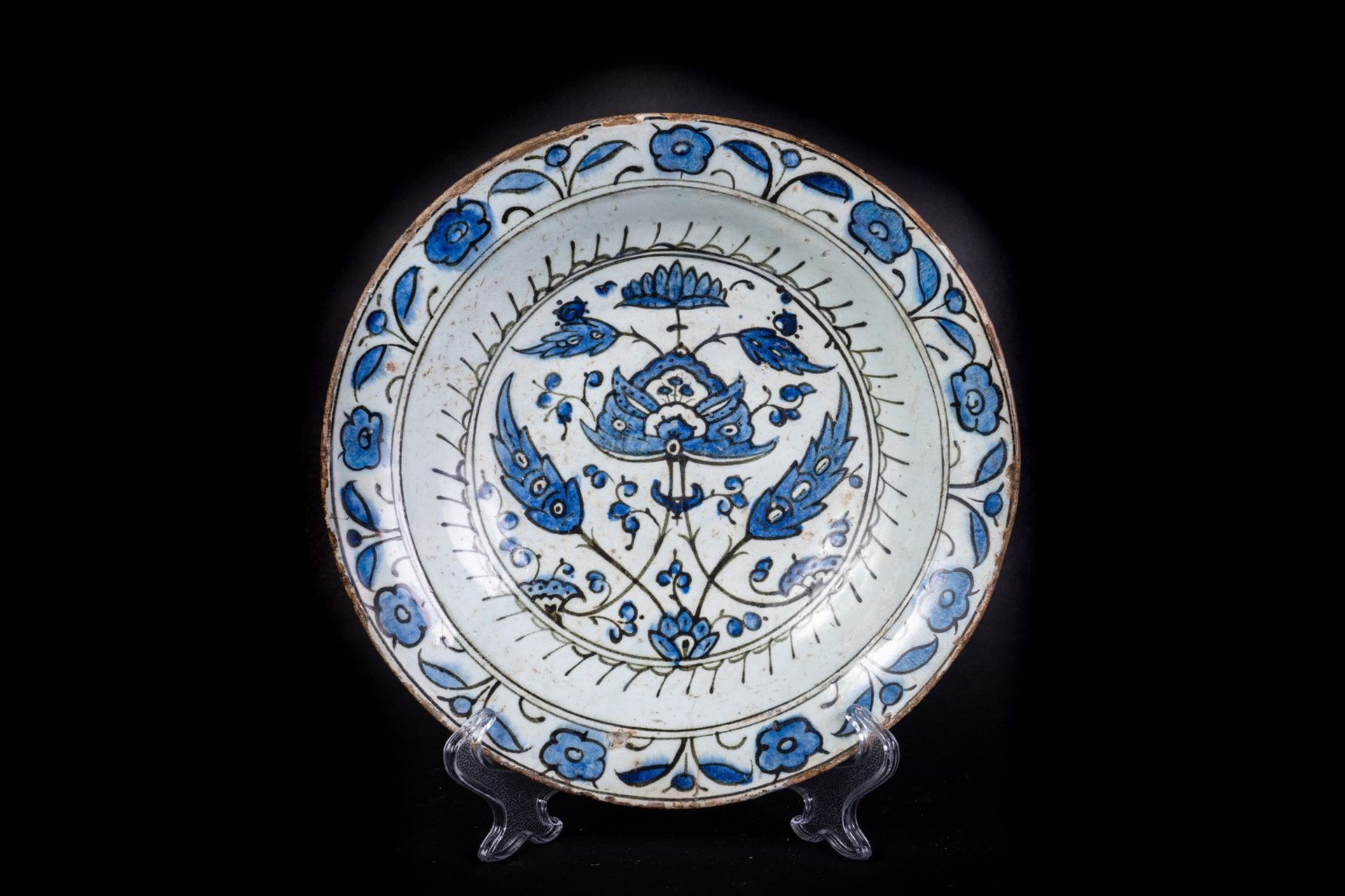 Arte Islamica An Iznik pottery dish . - Bild 2 aus 4