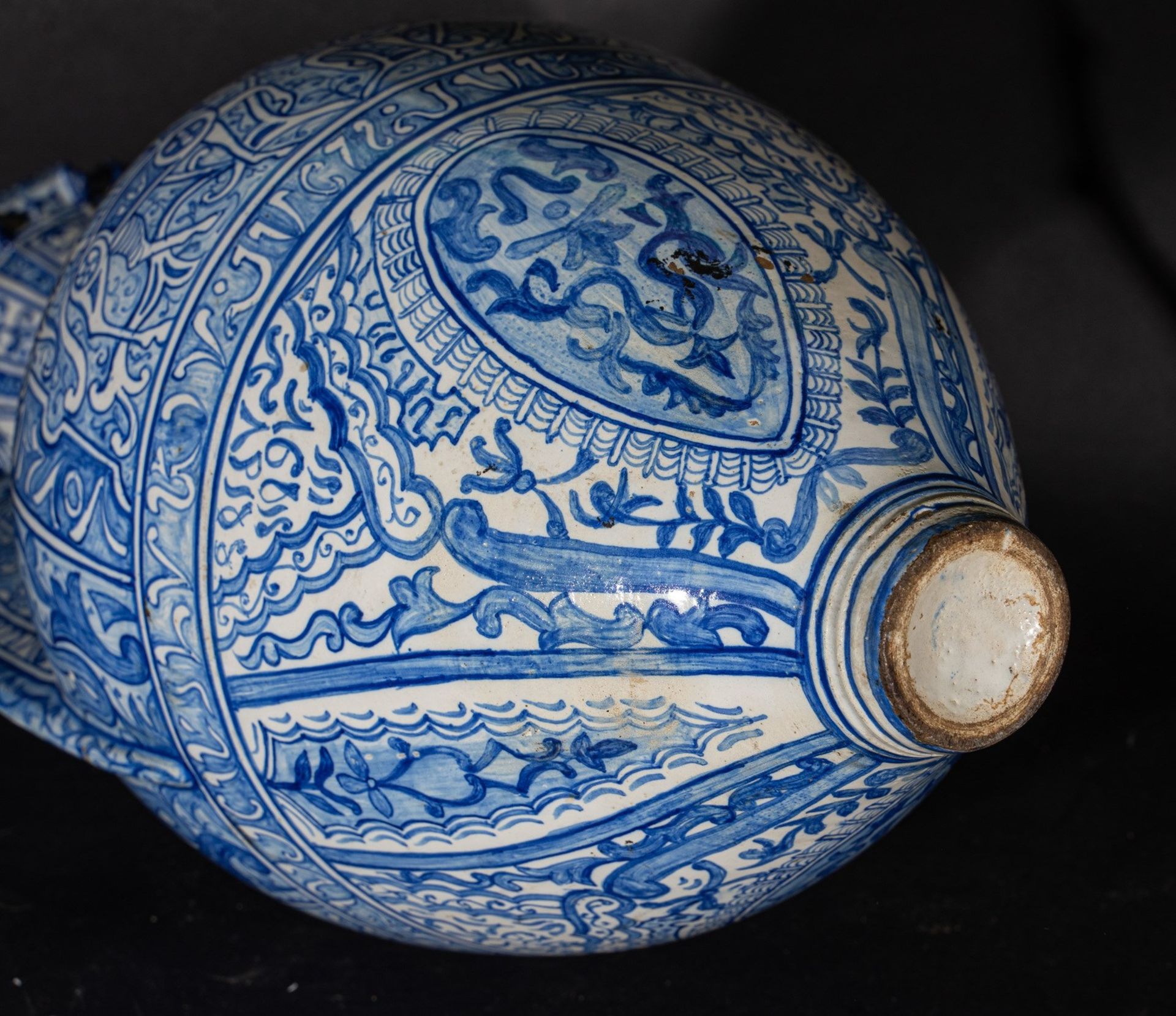 Arte Islamica An Alhambra style pottery winged vase Europe, 20th century . - Bild 7 aus 7