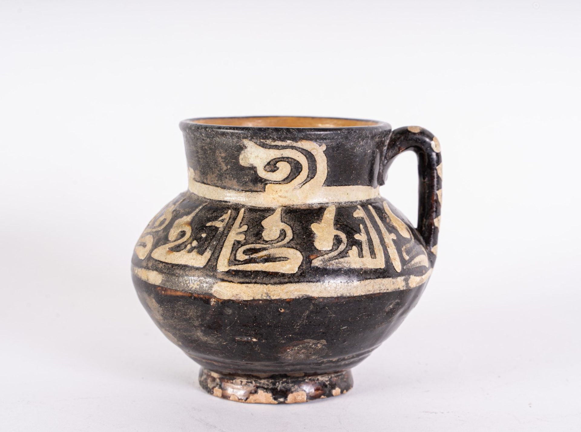 Arte Islamica A Nishapur calligraphic jug Samanid Iran, 10th century . - Bild 2 aus 3