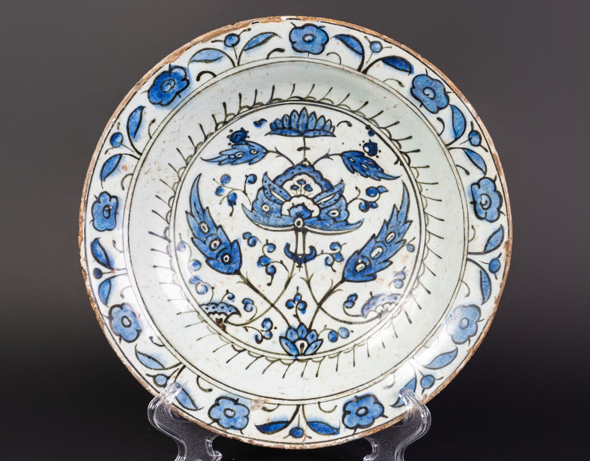 Arte Islamica An Iznik pottery dish .