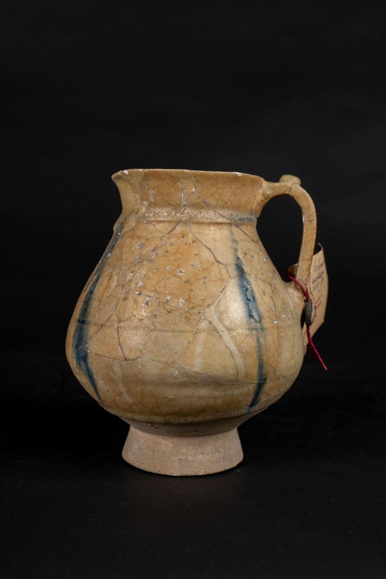 Arte Islamica A pierced fritware jug. - Bild 7 aus 7