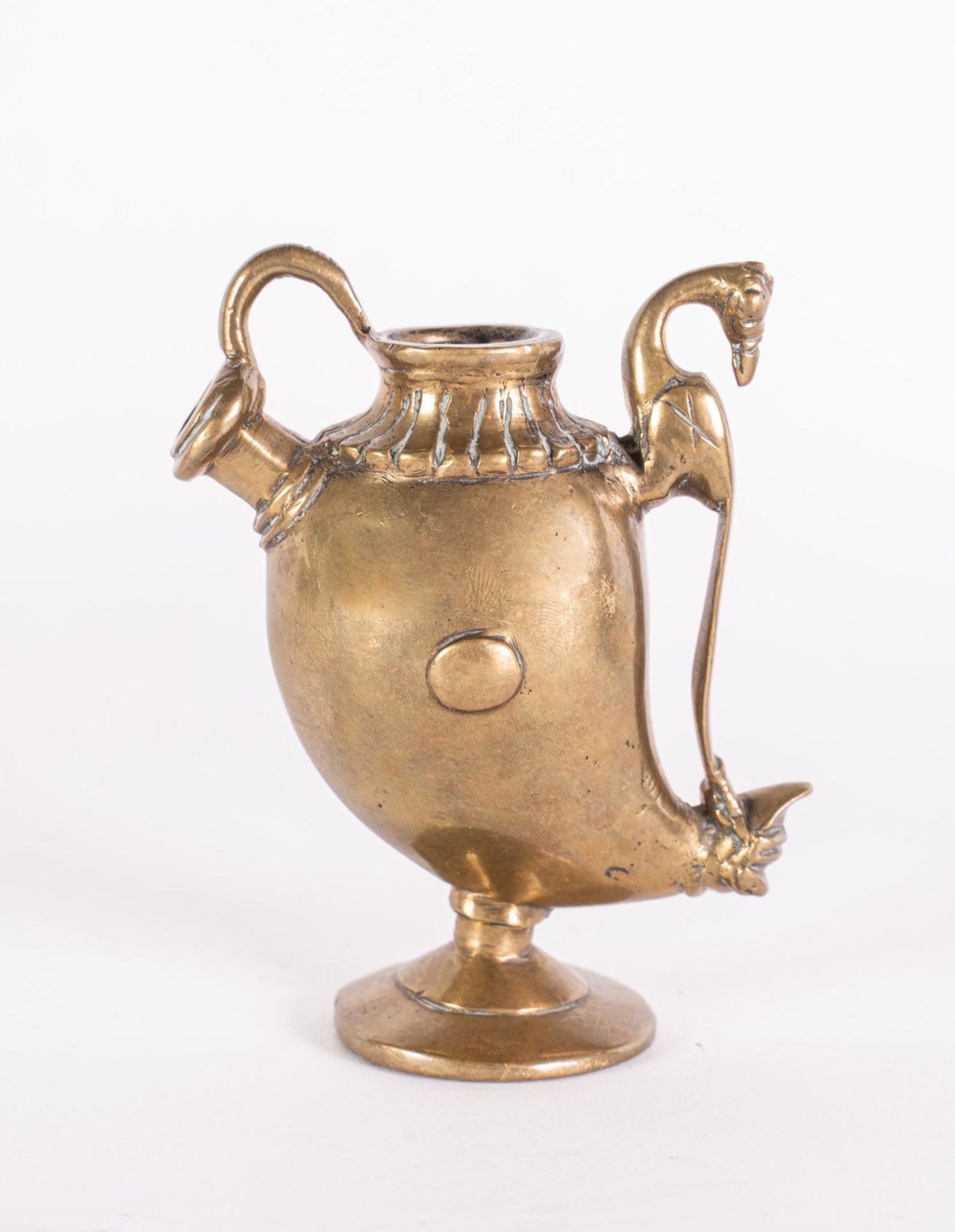 Arte Indiana A brass mango shaped portable huqqa base Northern India, 19th century .