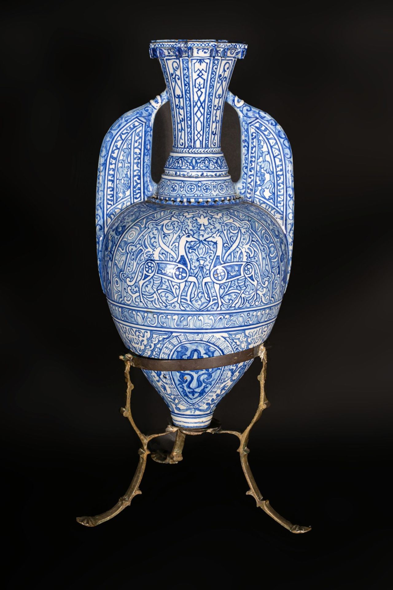 Arte Islamica An Alhambra style pottery winged vase Europe, 20th century .