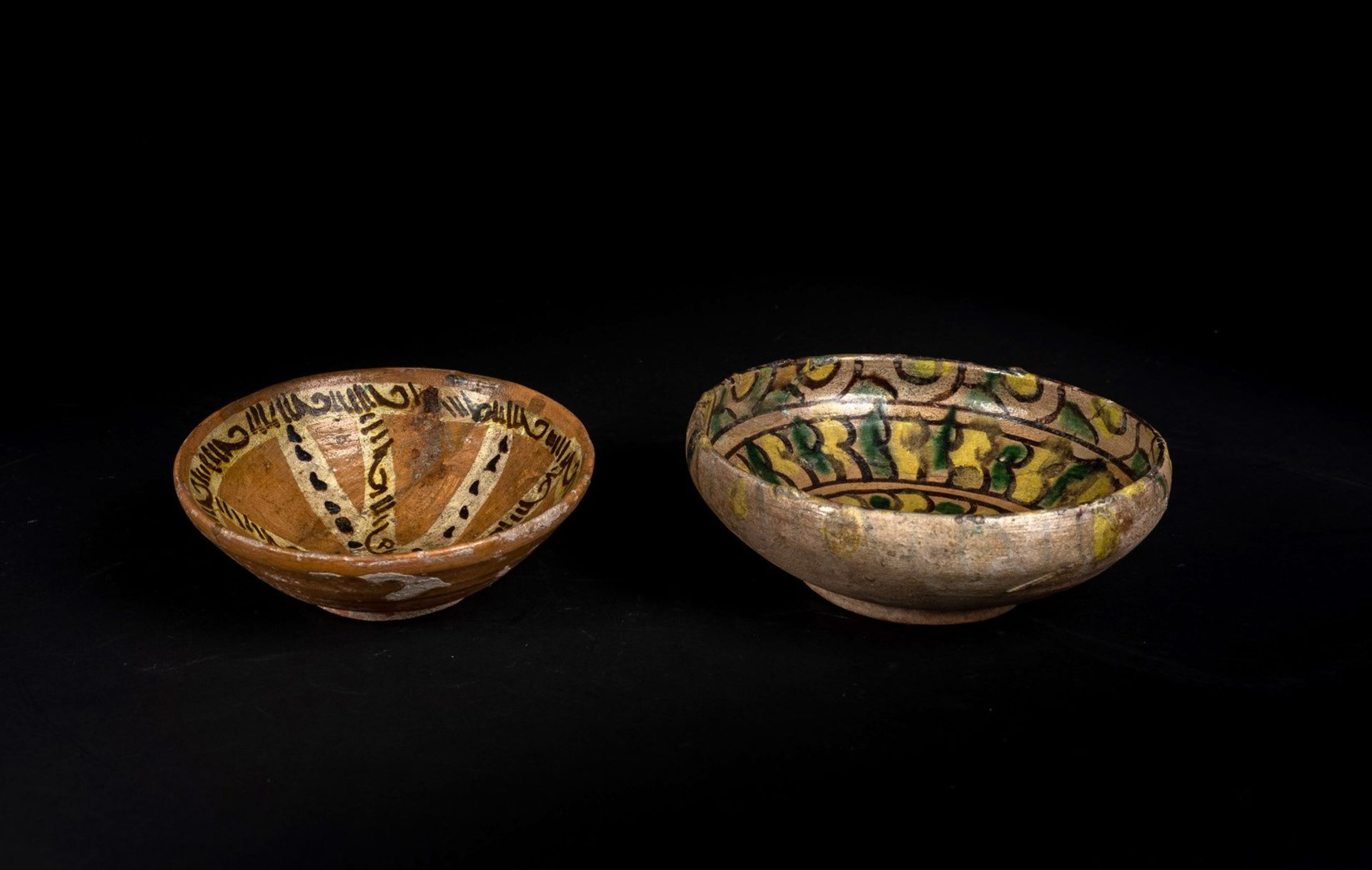 Arte Islamica Two pottery bowls Iran and possibly Southern Italy, 10th and 15th century .
