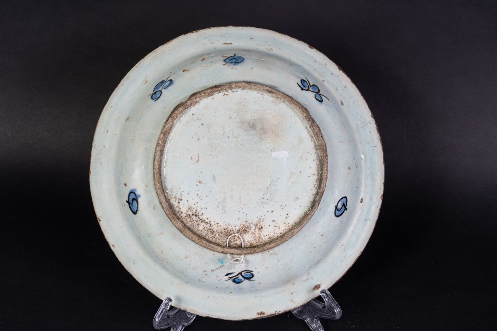 Arte Islamica An Iznik pottery dish . - Bild 4 aus 4