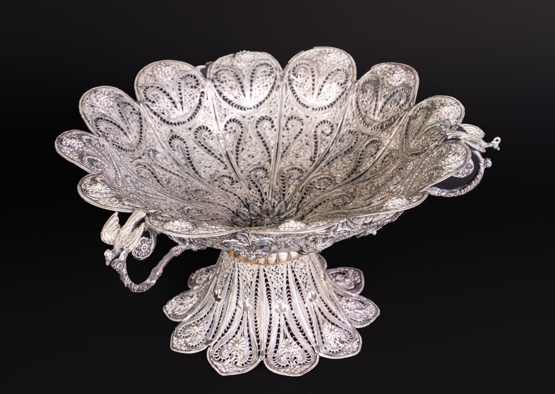 Arte Islamica An Ottoman silver filigree stem cup Turkey, 19th century . - Bild 2 aus 4
