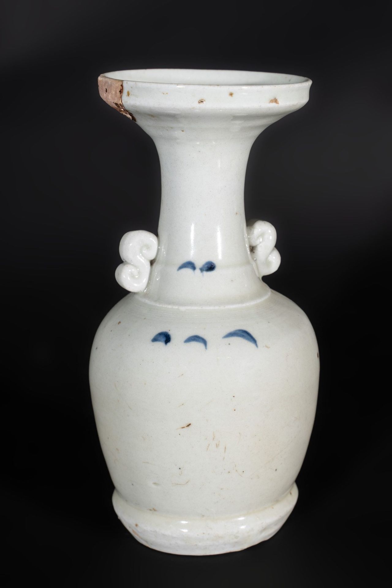 Arte Sud-Est Asiatico A pottery blue and white vase painted with a bambooKorea, Joseon dynasty, 19t - Bild 2 aus 3