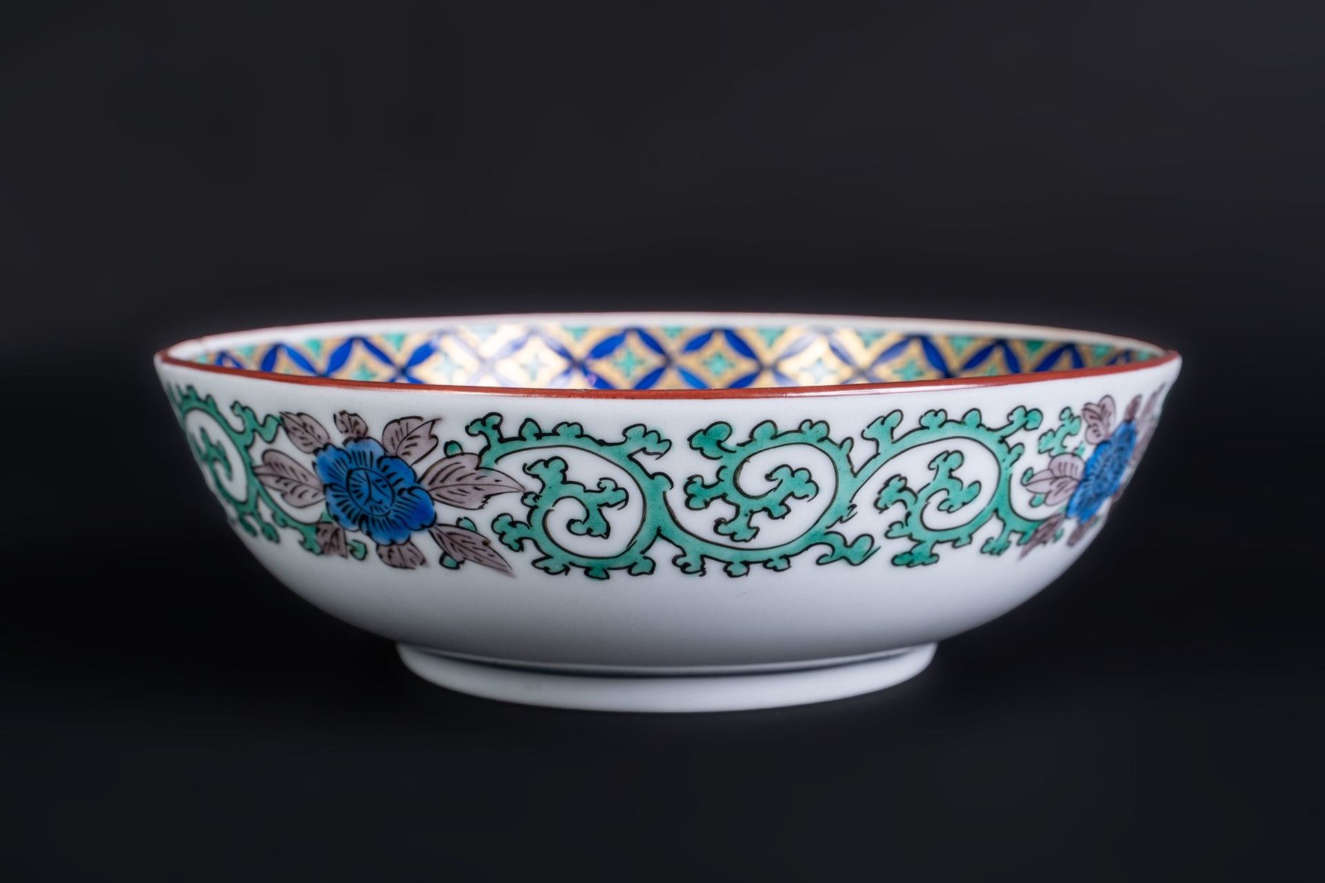 ARTE GIAPPONESE Three Imari pottery bowls decorated with phoenixesJapan, 19th-20th century . - Bild 6 aus 11