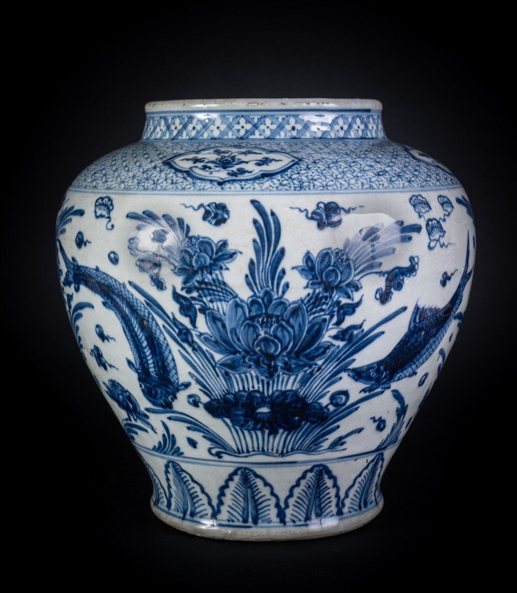 Arte Cinese A Yuan style blue and white porcelain fish jar China, late 19th century . - Bild 3 aus 5