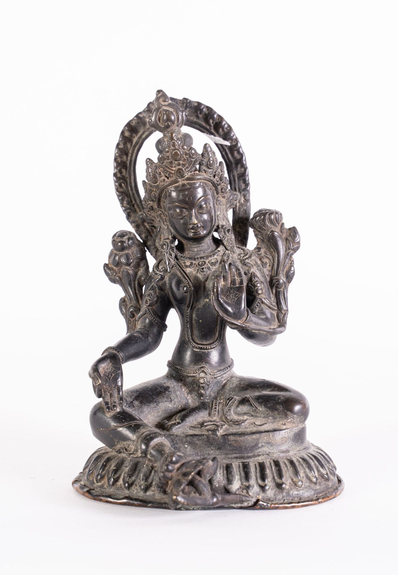 Arte Himalayana A bronze figure of Green Tara Nepal, 19th century .