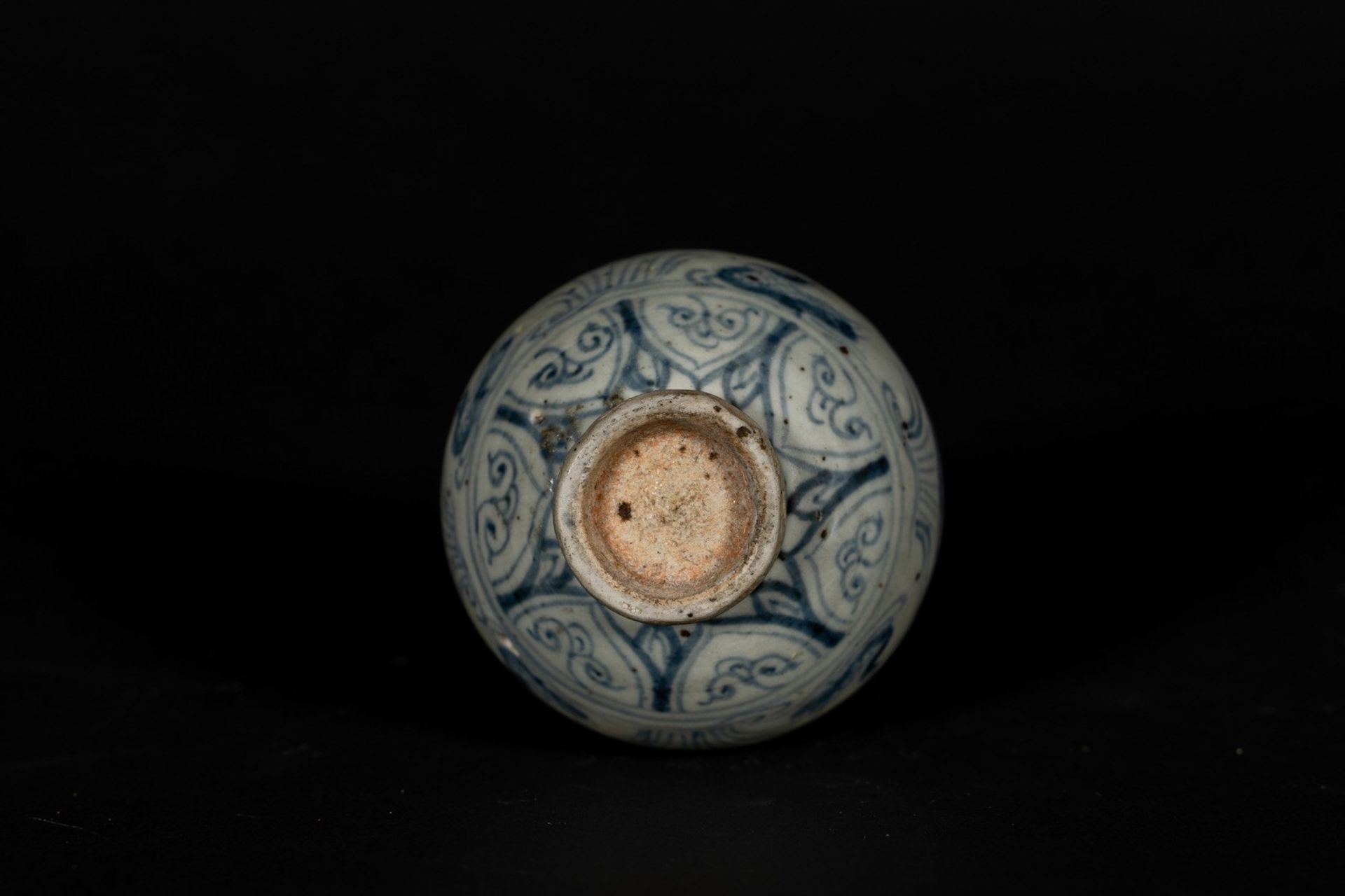 Arte Cinese A small Yuan style porcelain yuchuping vaseChina, Qing, 19th century. - Bild 3 aus 3