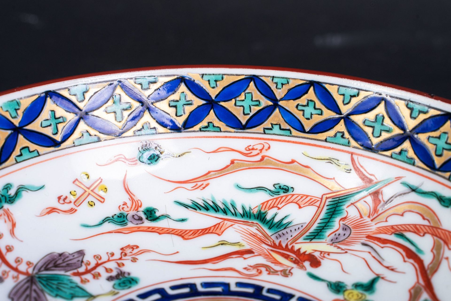 ARTE GIAPPONESE Three Imari pottery bowls decorated with phoenixesJapan, 19th-20th century . - Bild 5 aus 11