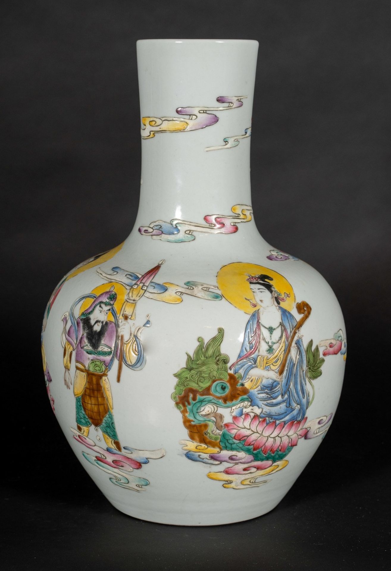 Arte Cinese A tianqiuping vase with polychrome decorationChina, late 19th century / early 20th cent - Bild 4 aus 5