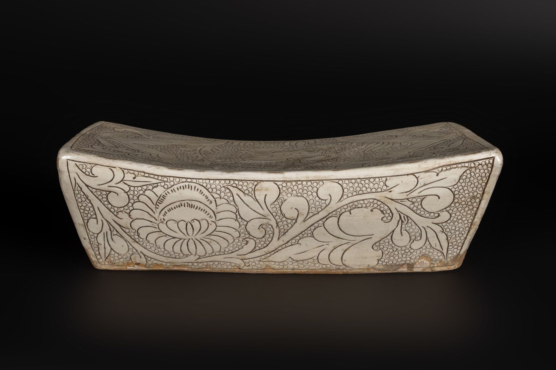 Arte Cinese A Cizhou headrest with hareChina, Yuan / Ming, 13th/16th century. - Bild 2 aus 5