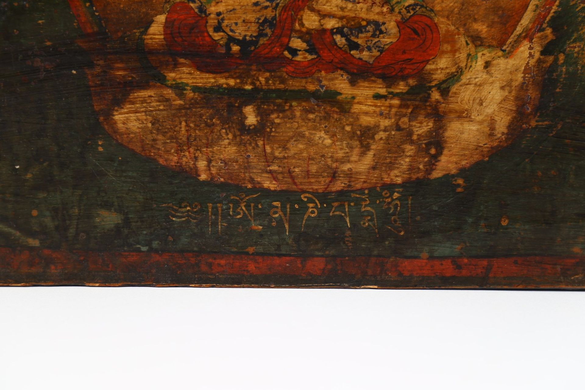 Arte Himalayana A wooden board painted with ChenrezigTibet, 19th century . - Bild 4 aus 5