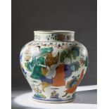 Arte Cinese A large wucai porcelain jar China, 20th century or earlier .