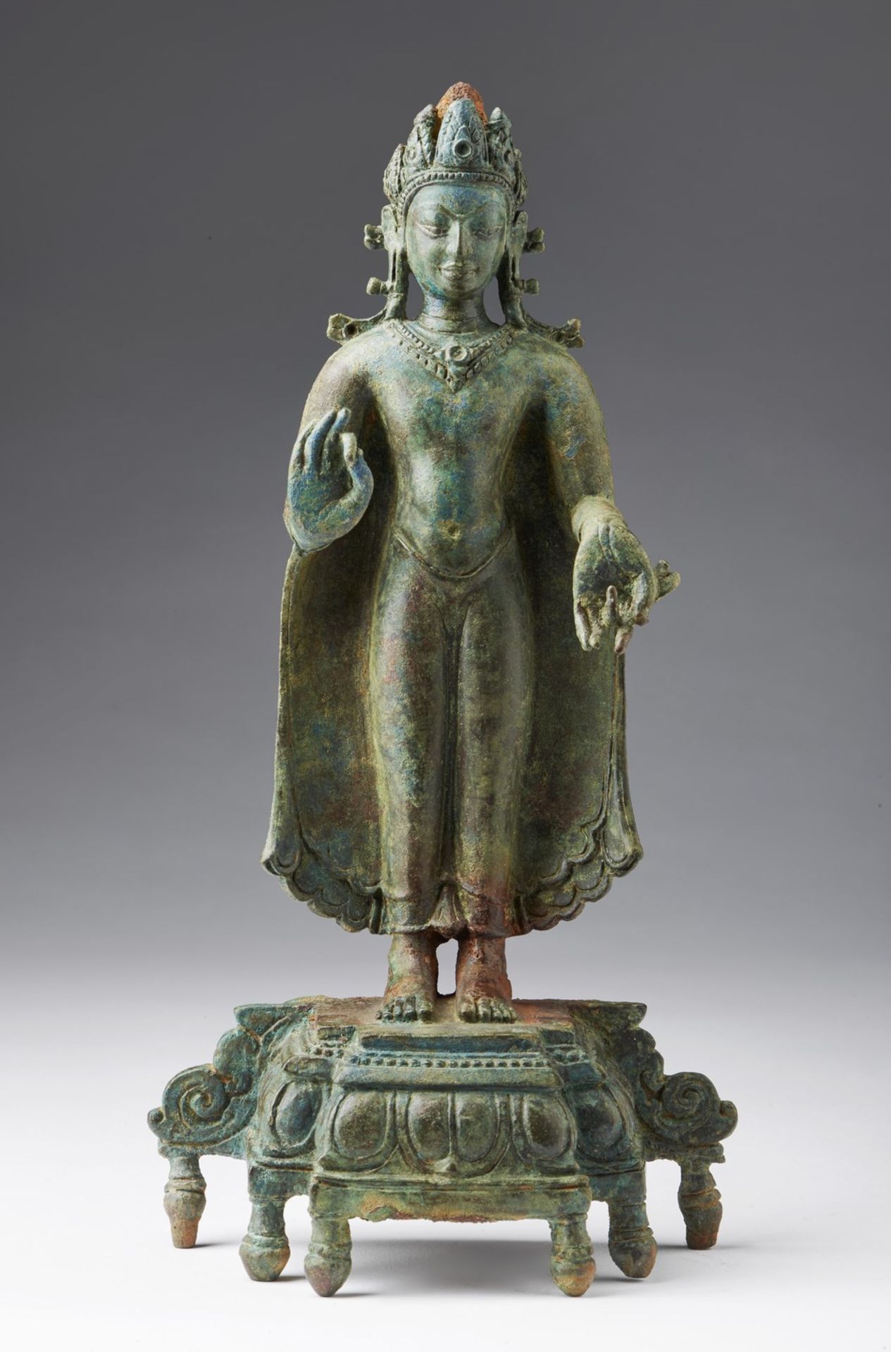 Arte Sud-Est Asiatico An important bronze figure of Buddha ShakyamuniCambodia or Burma, Khmer empir