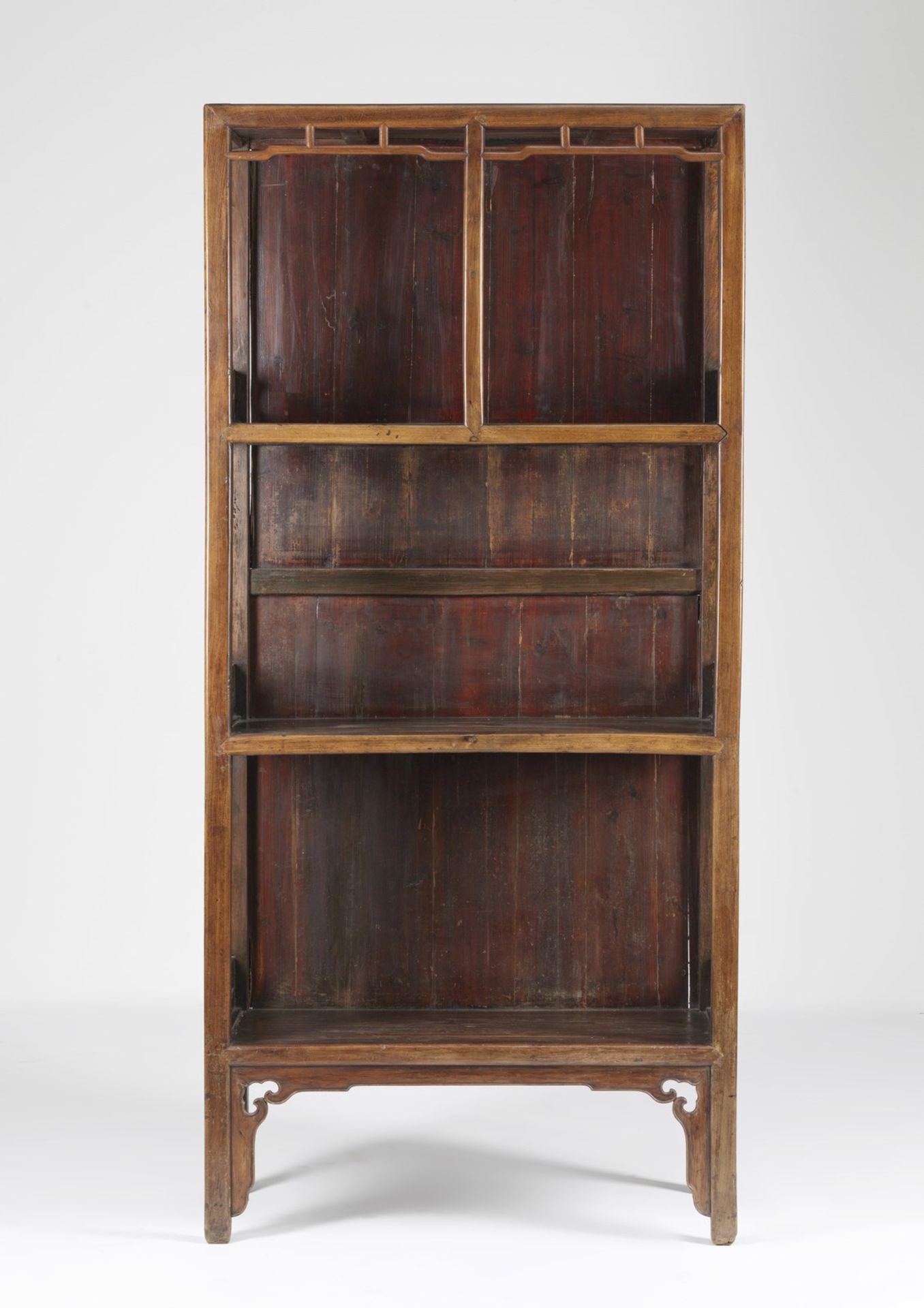 Arte Cinese A hard wood book case China, Qing dynasty, 18th century .