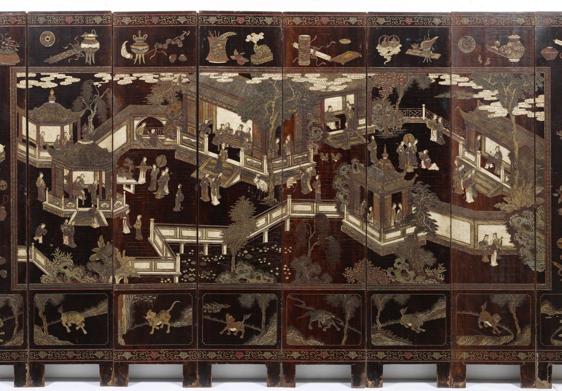 Arte Cinese A fine eight-panel double-sided "Coromandel" screen China, Qing dynasty, Kangxi period, - Bild 3 aus 10