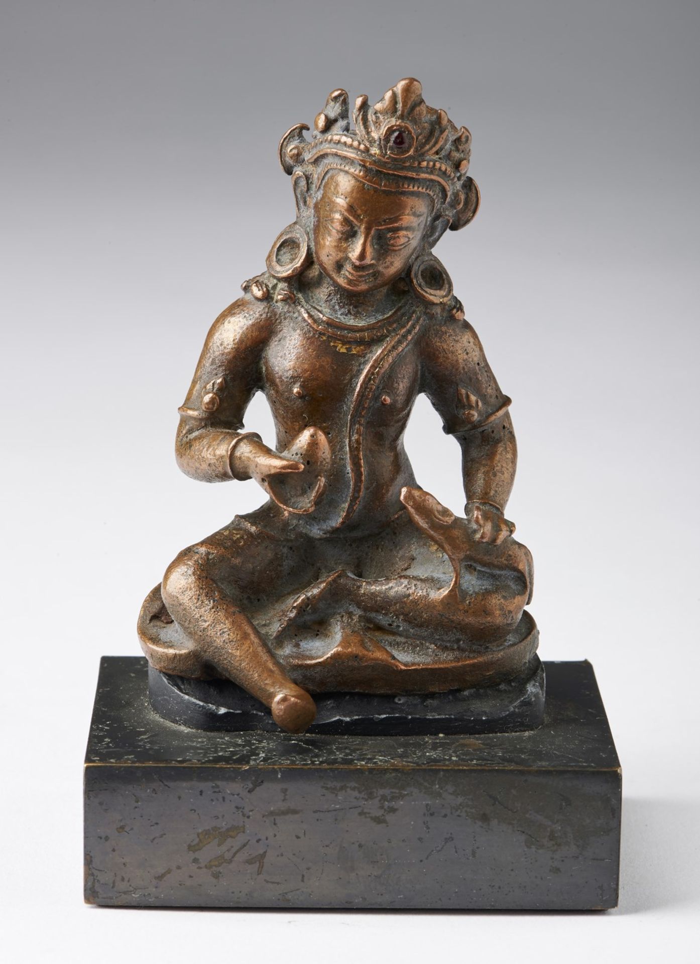 Arte Himalayana A copper figure of Jambhala Nepal, Malla period, 14th century .