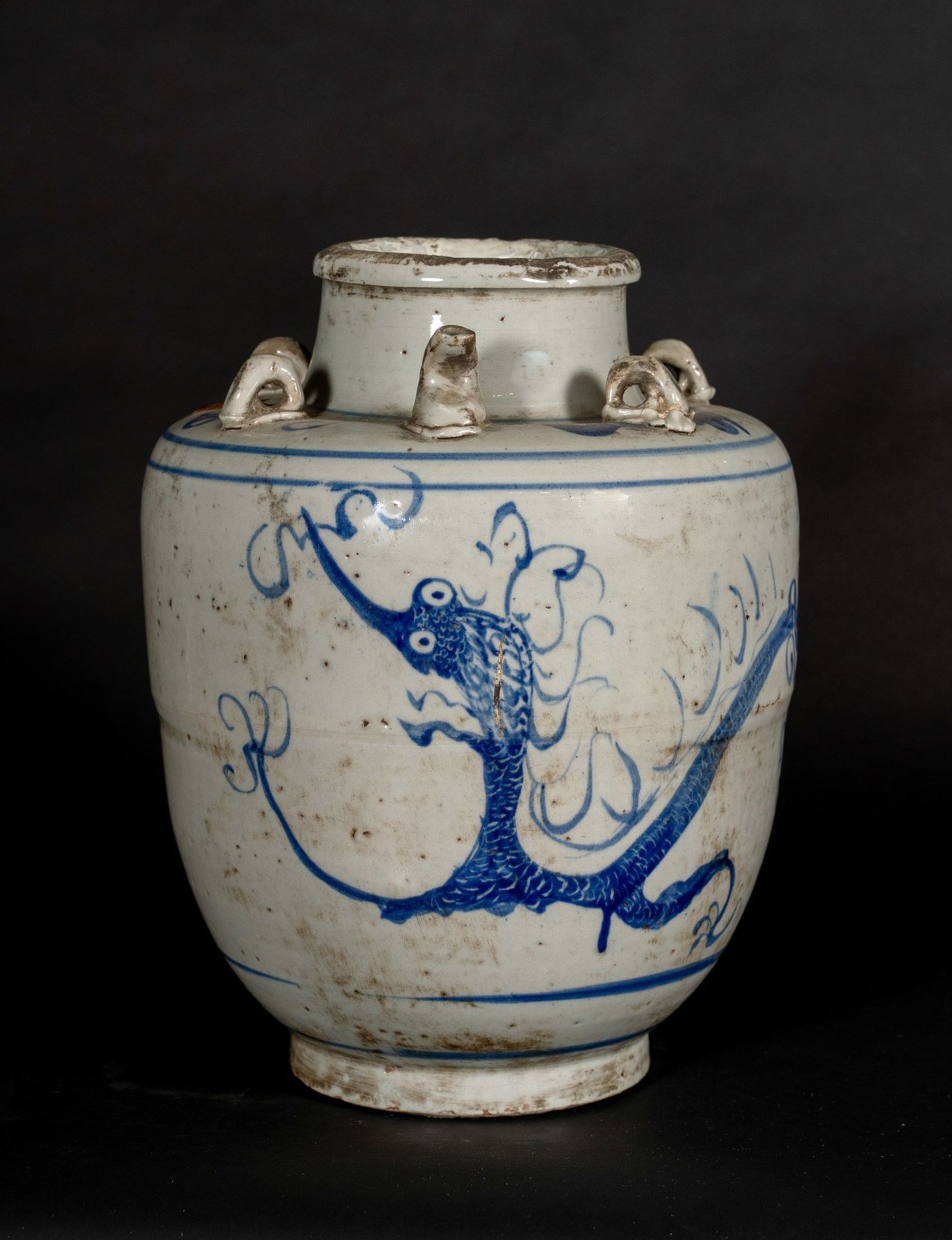 Arte Cinese A white porcelain jar with spoutChina, Qing dynasty, 18th century.