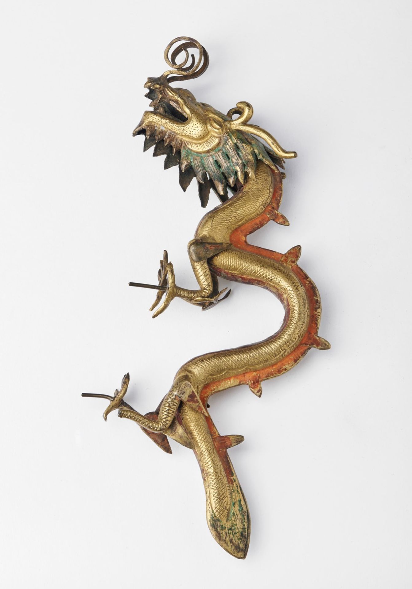 Arte Cinese A gilt bronze dragon China, Qing dynasty. - Bild 5 aus 6