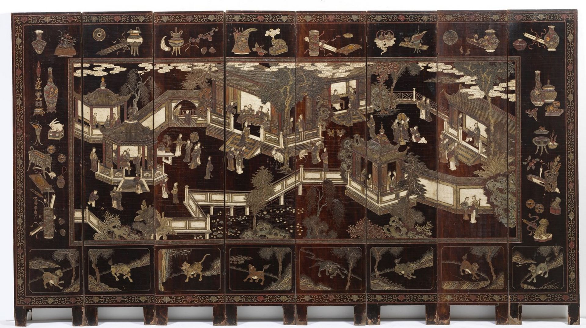 Arte Cinese A fine eight-panel double-sided "Coromandel" screen China, Qing dynasty, Kangxi period,