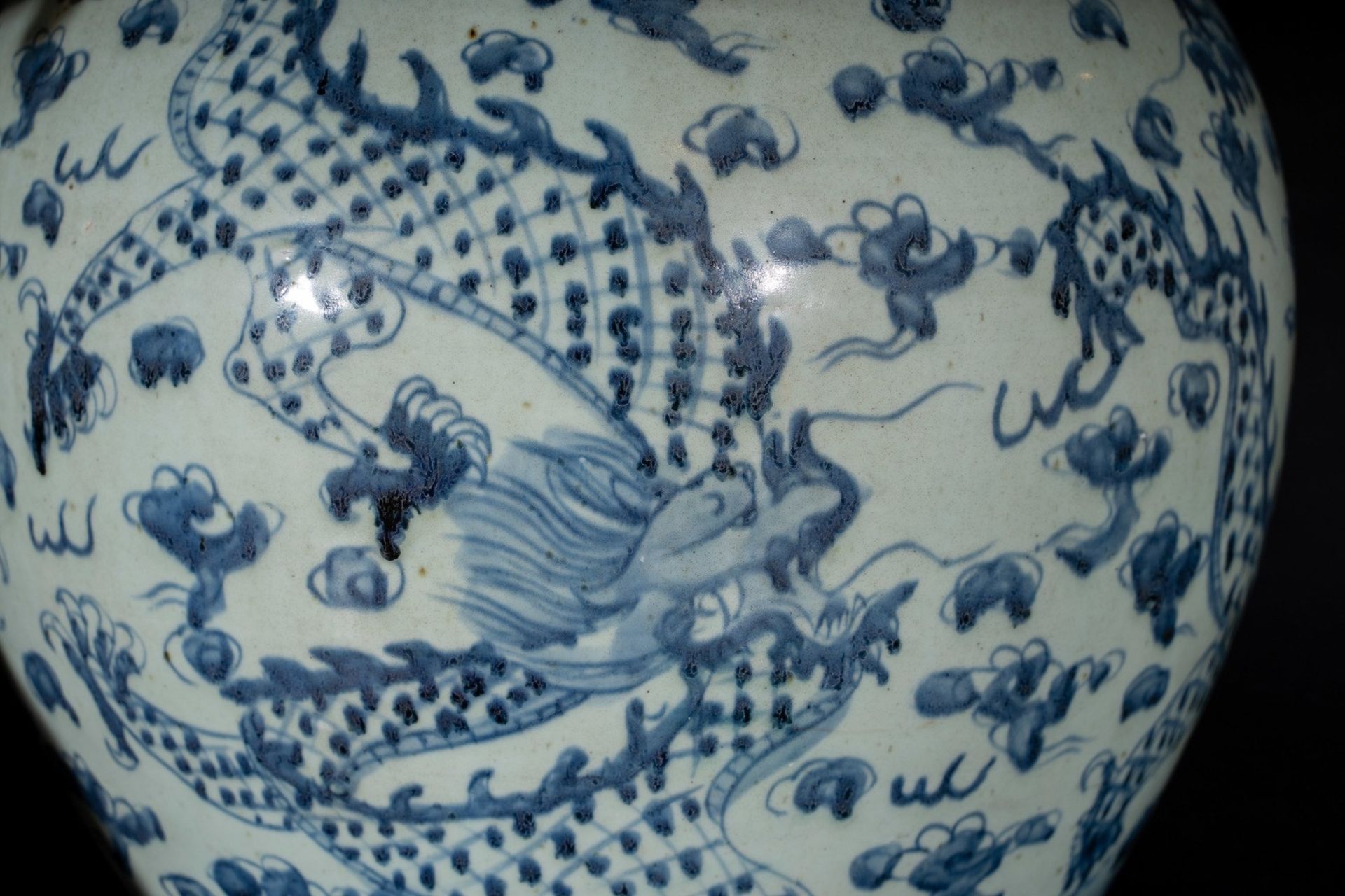 Arte Cinese A large tianqiuping vase with blue and white decorationChina, Qing dynasty, 19th centur - Bild 2 aus 4
