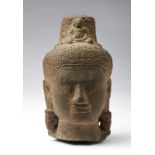 Arte Sud-Est Asiatico A grey stone head of Avalokitesvara Cambodia, Khmer dynasty .