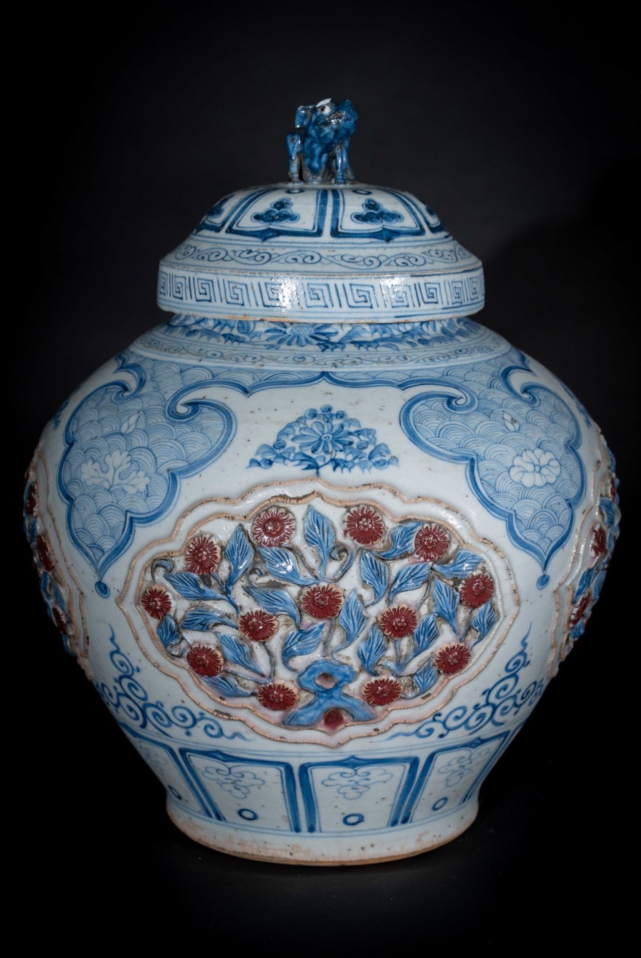 Arte Cinese A large jar with coverChina, Qing, 19th century.