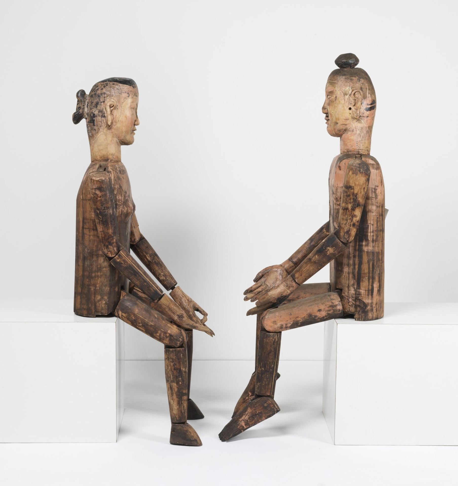 Arte Cinese A pair of articulated wooden mannequins China, Qing dynasty, 19th century . - Bild 3 aus 7