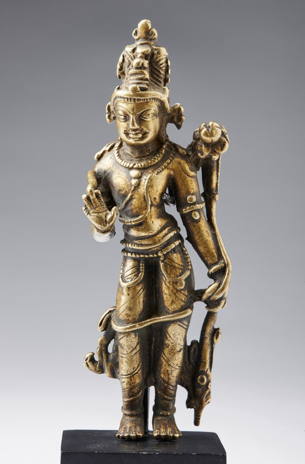 Arte Himalayana A bronze figure of Avalokiteshvara Tibet, 12th century . - Bild 2 aus 6