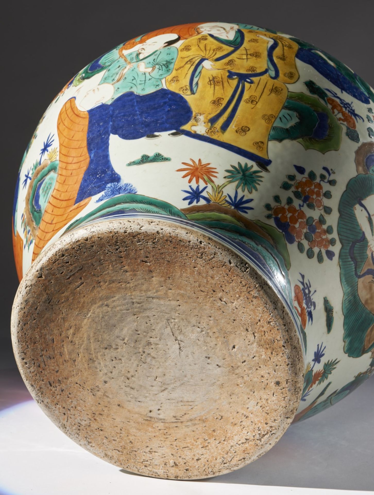 Arte Cinese A large wucai porcelain jar China, 20th century or earlier . - Bild 5 aus 5