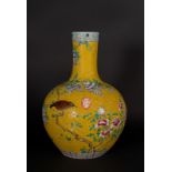 Arte Cinese A "Cixi-type" vase over yellow ground China, 20th century.