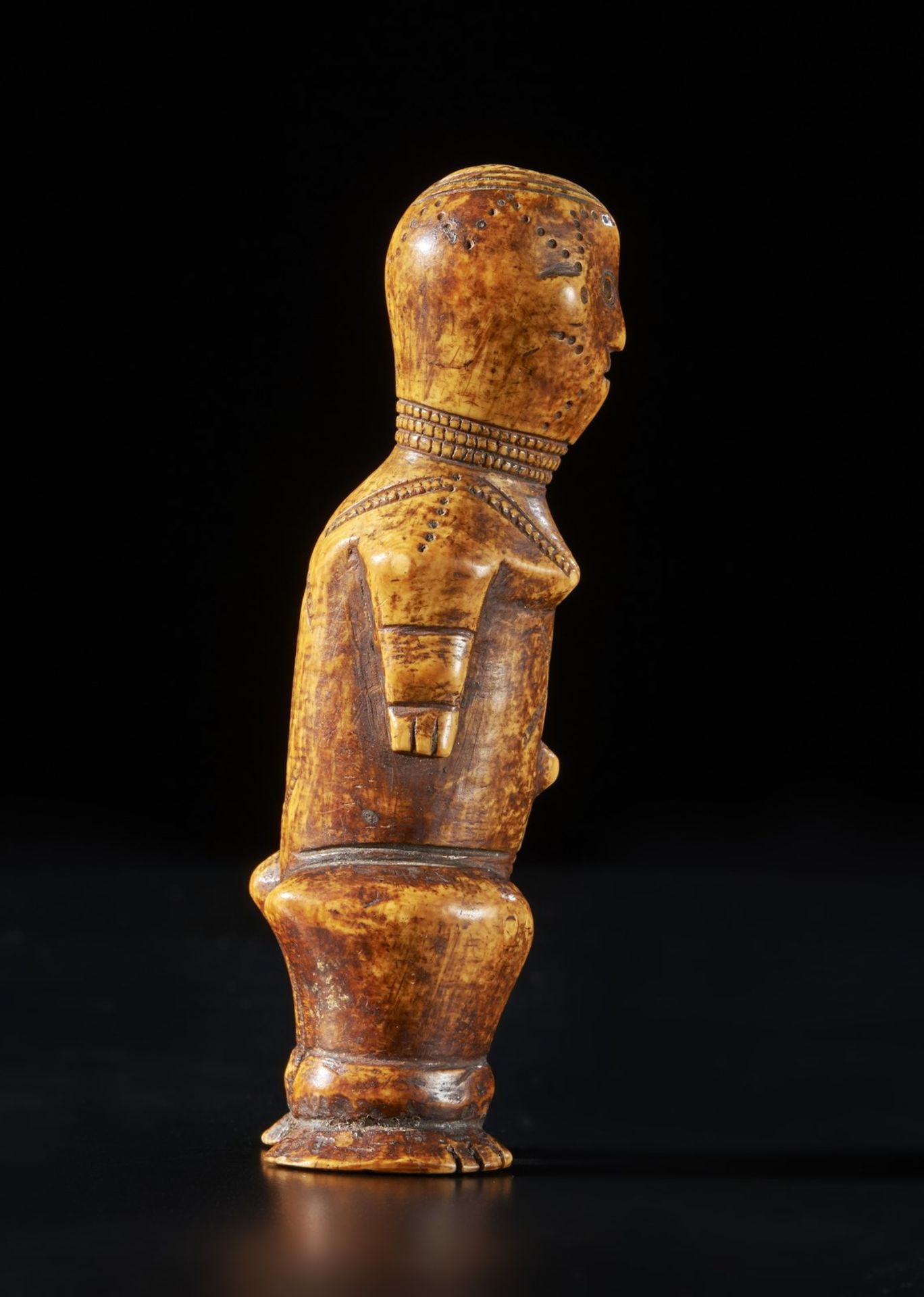 Arte africana Standing figure, LegaD.R. Congo. - Bild 2 aus 4