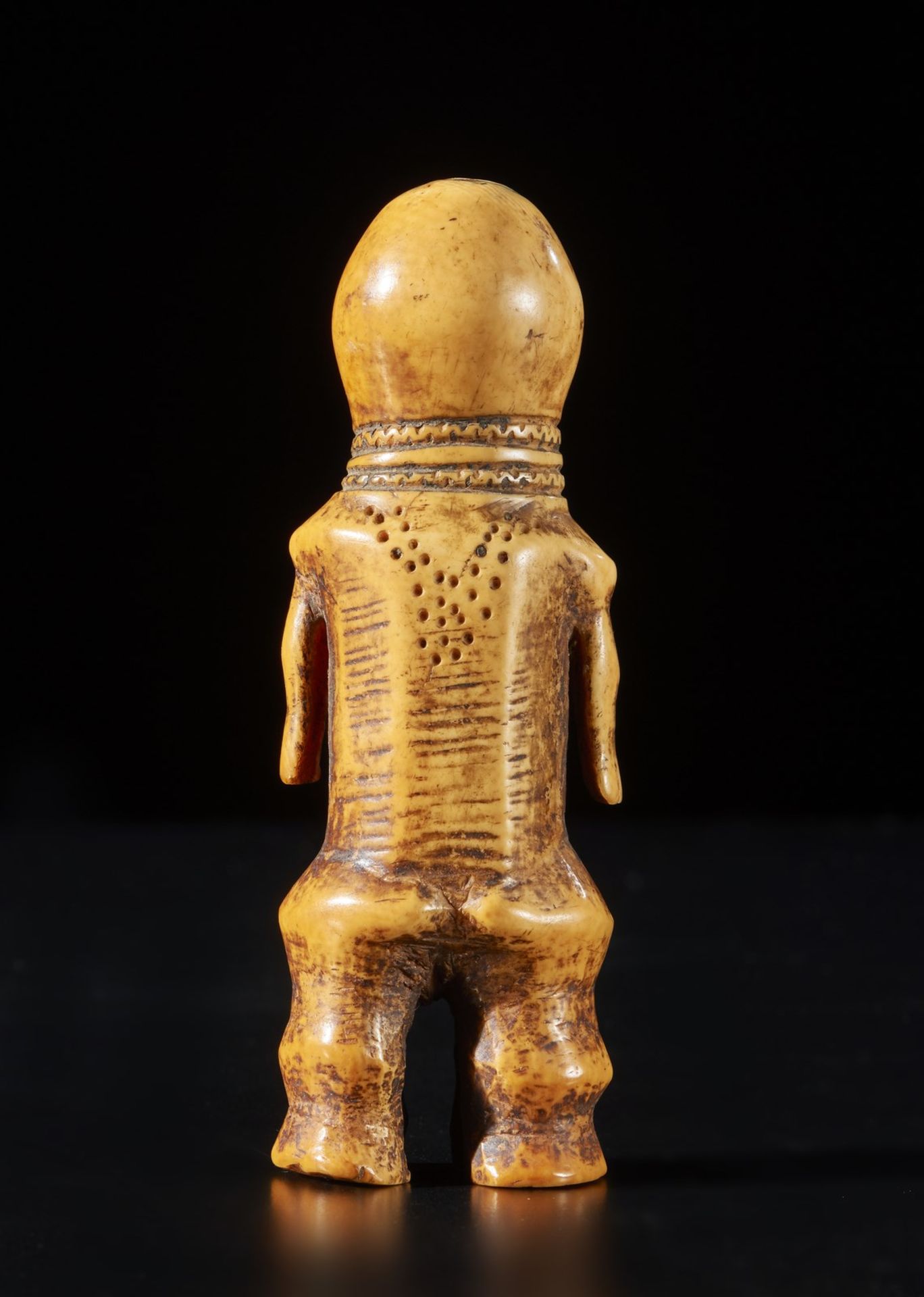 Arte africana Standing figure, Lega D.R. Congo . - Image 3 of 4