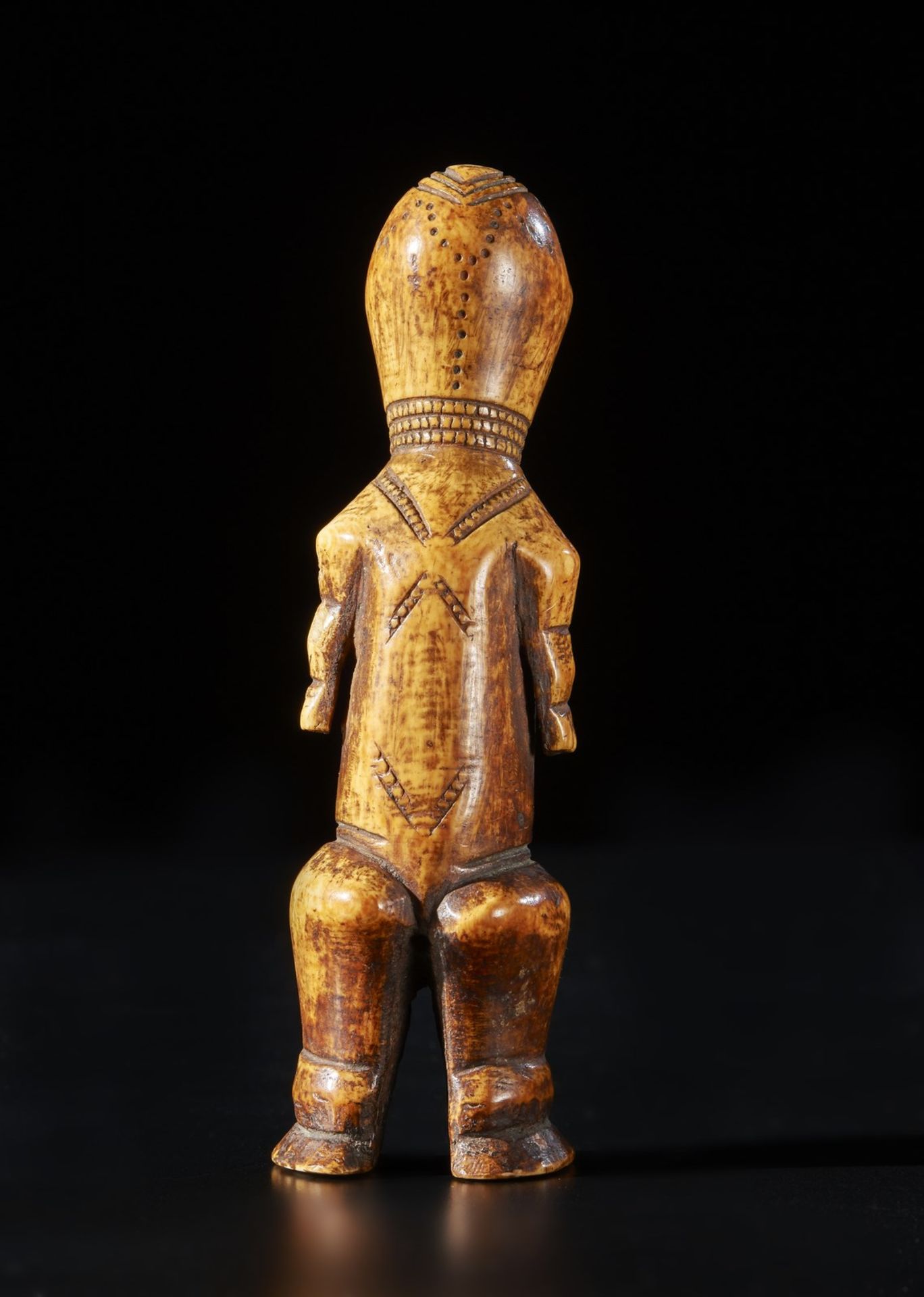Arte africana Standing figure, LegaD.R. Congo. - Bild 3 aus 4
