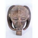 Arte africana Mask with horns, LubaD.R. Congo.