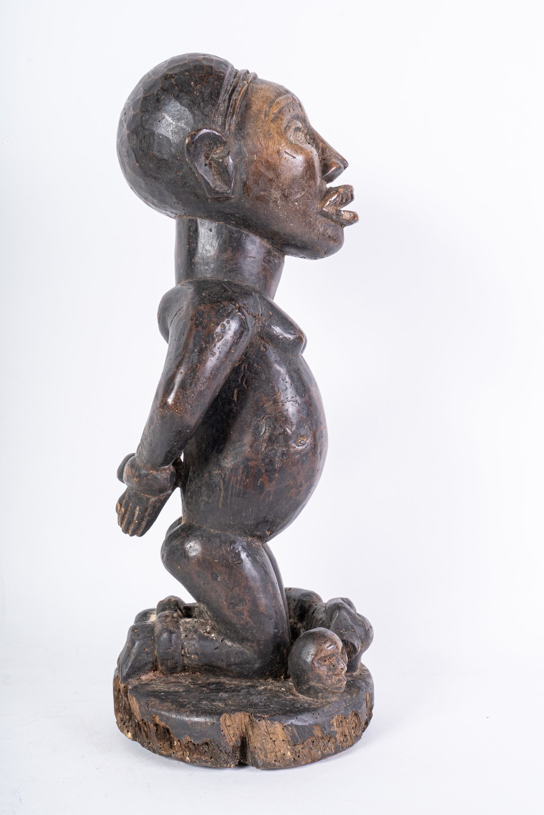 Arte africana Prisoner sculpture, YombeD.R. Congo. - Image 3 of 6