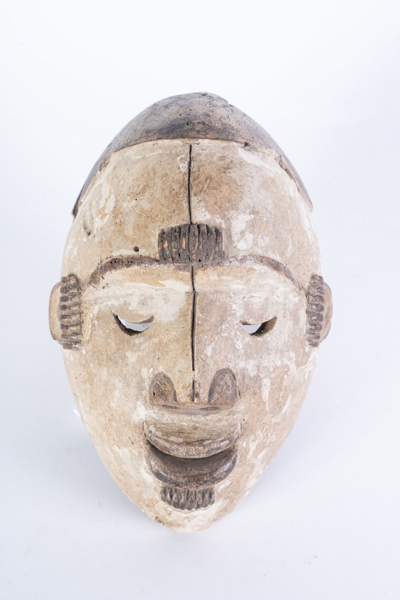 Arte africana “White girl” mask okoroshi oma, Ibo Nigeria .