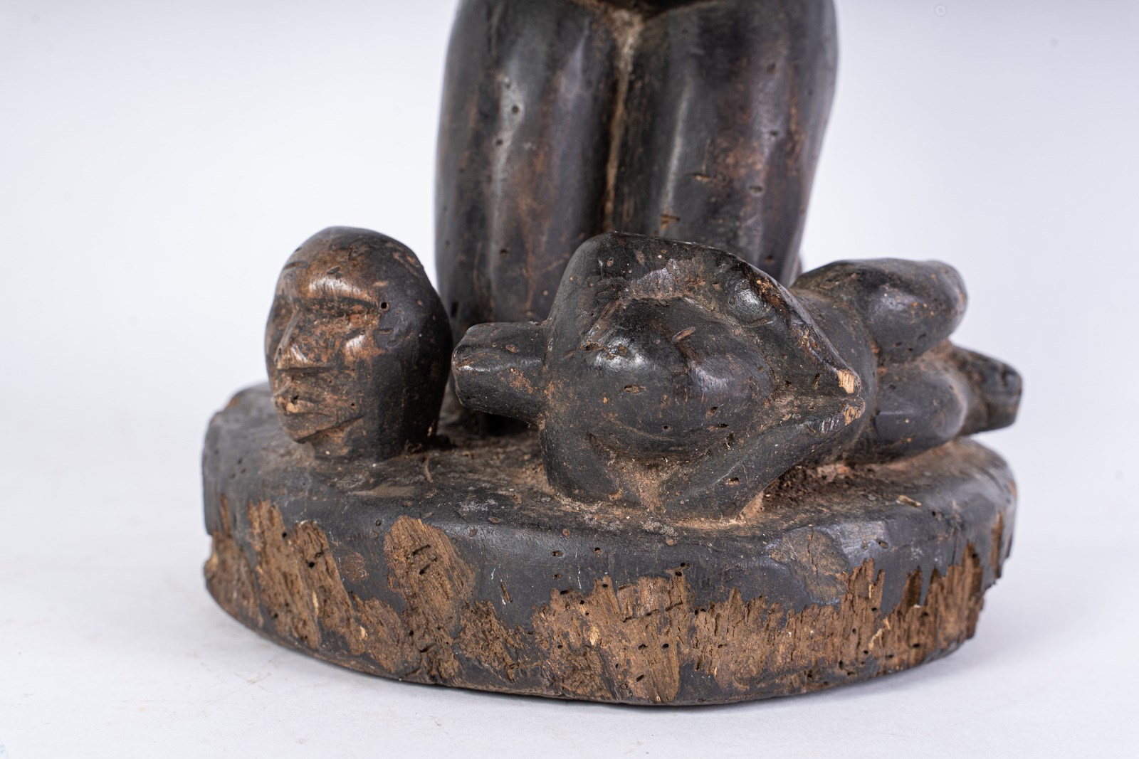 Arte africana Prisoner sculpture, YombeD.R. Congo. - Image 6 of 6
