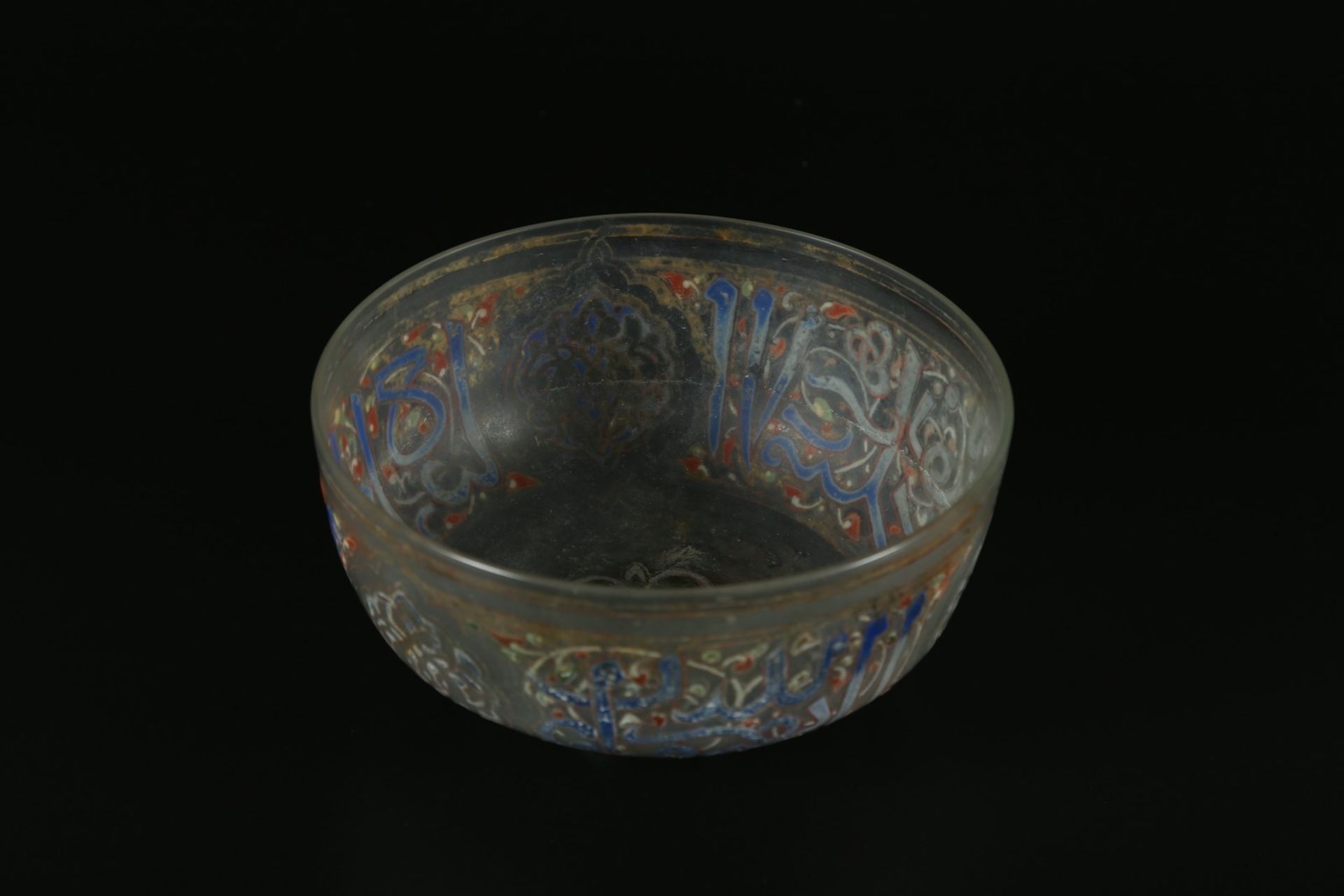 Arte Islamica An Islamic enamel glass bowl 19th century or earlier . - Bild 4 aus 4