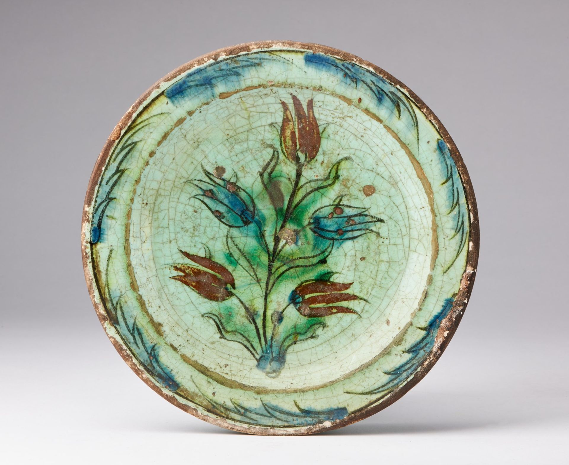 Arte Islamica An Iznik pottery dish Ottoman Turkey, 17th century .