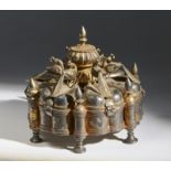 Arte Indiana A partially gilded silver spicy box India, 19th century .