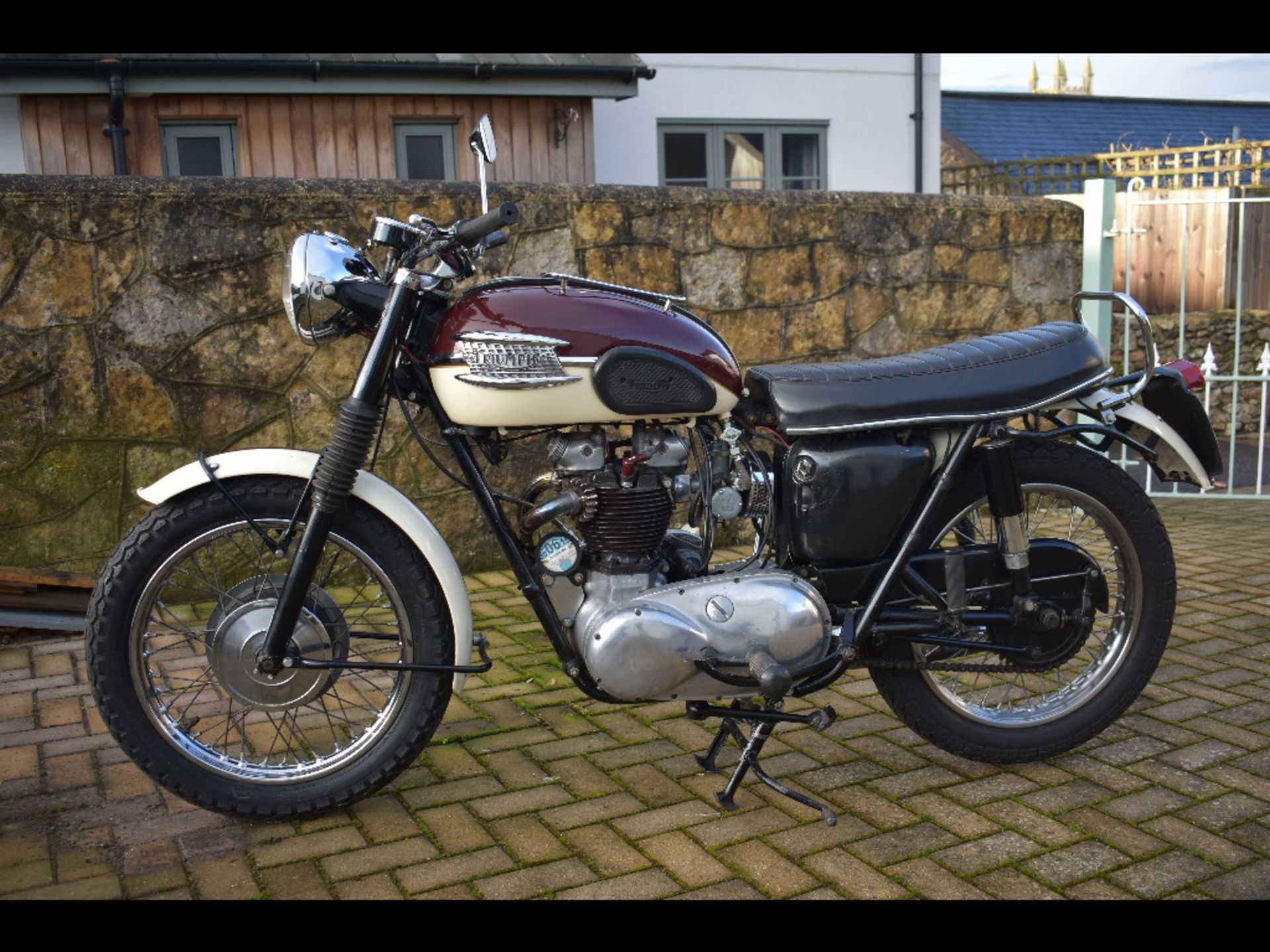 A 1960 Triumph Thunderbird, registration number YSY 435, frame number 6TD3747, engine number 6T3747.